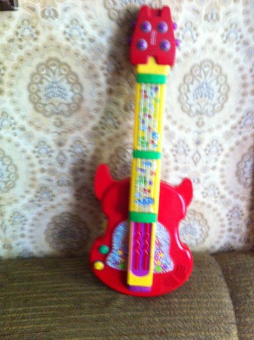 музыкальная гитара для детей на батарейках с мелодиями