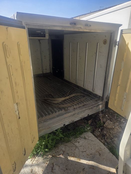 Кия бонго борт сотилади