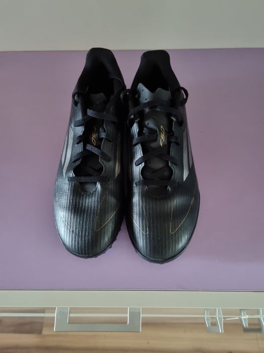 Детски обувки за футбол Adidas F50. Номер 42 1/2.Обувани са само веднъ