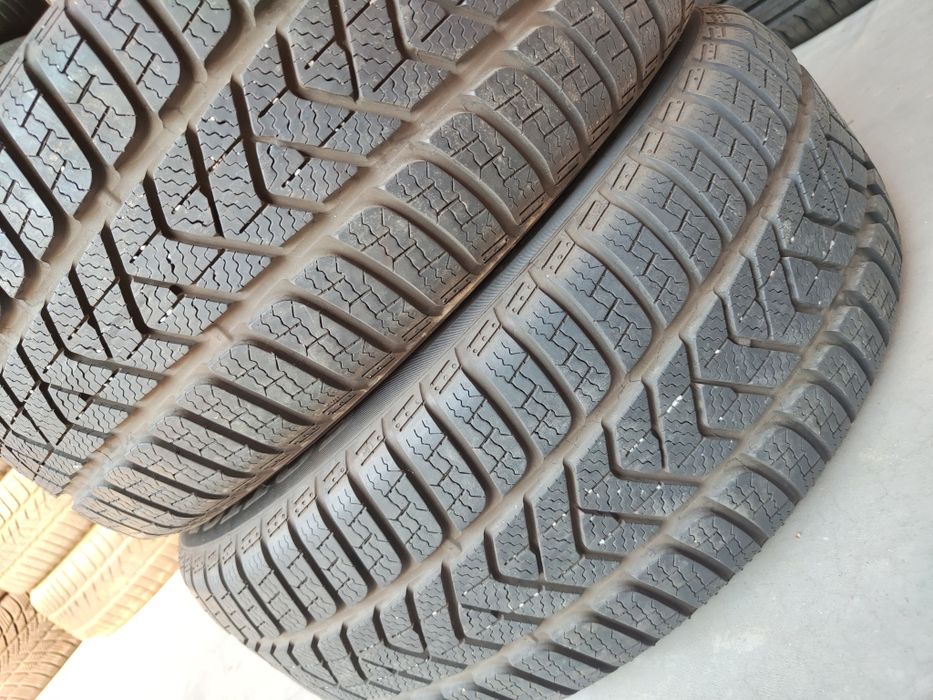 2 бр зимни 225/55/17 Pirelli