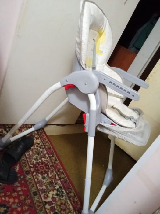Продам детский стульчик 5000
