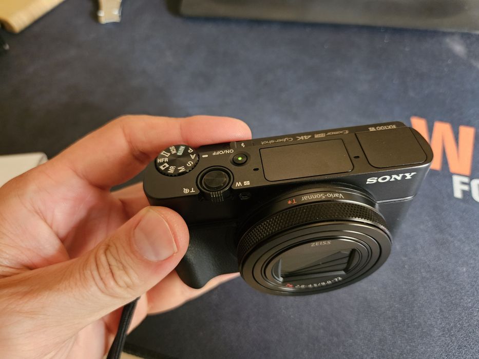 Фотоапарат Sony RX100 VII