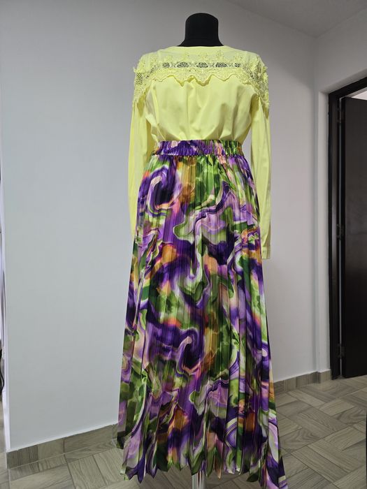 Camasa cu dantela brodata, model feminin, delicat;