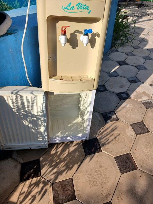 Продам кулер для воды