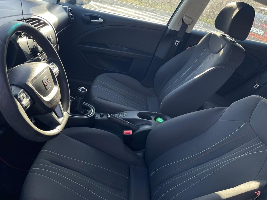 Vând Seat Leon 1.6tdi 2012 105cp