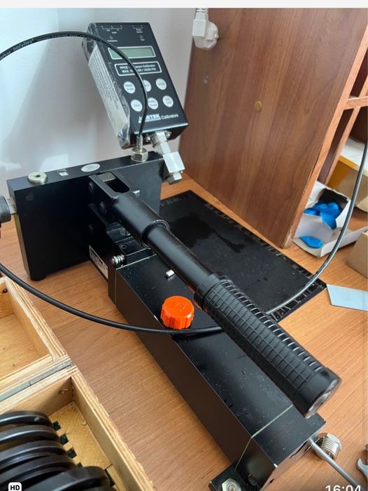 Калибратор давления до 700 бар