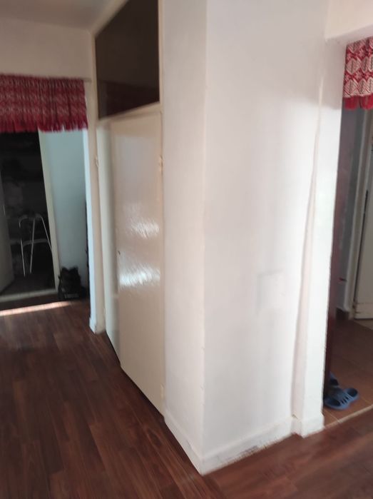 Vând apartament 4 camere decomandat