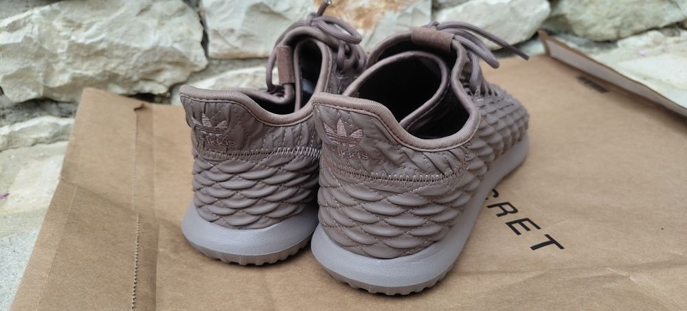 Adidas tubular shadow