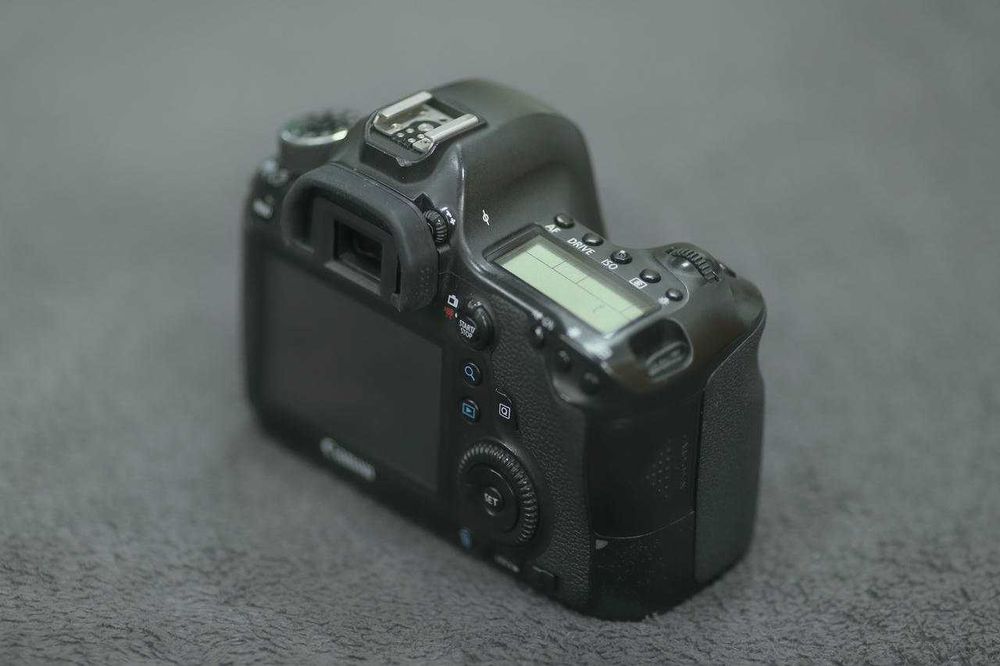 Фотоаппарат Canon EOS 6D (WG) Body