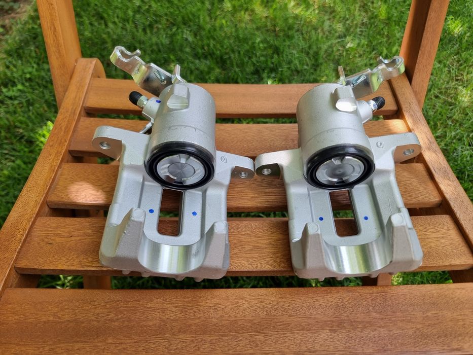 Etrier frana NOU spate stanga/dreapta Golf 4 Bora A3 8l Octavia 2 Leon