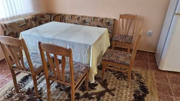 Дава се под наем Тристаен апартамент в Варна, Център - 83 кв.м за 732.87 € - Снимка #1