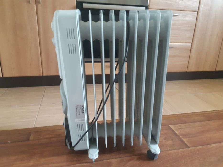 Продам масляный обогреватель Scarlett