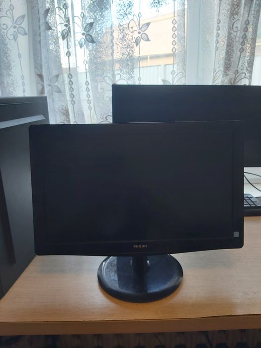 Монитор филипс диагональ 18.5 + сабуфер