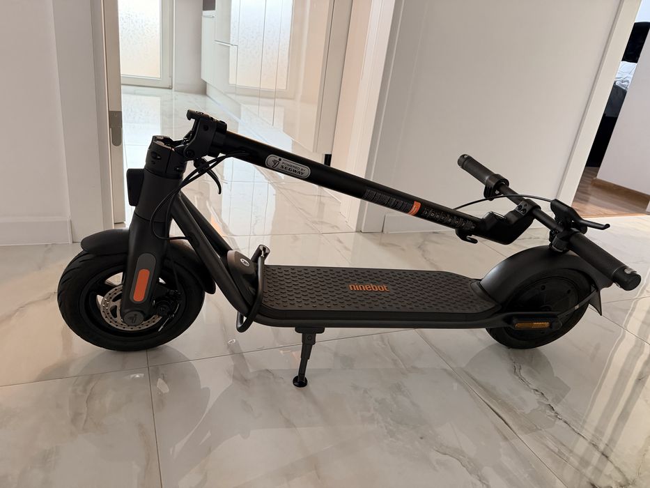Trotineta Electrica Ninebot  F2, impecabila, 115km, autonomie 40km