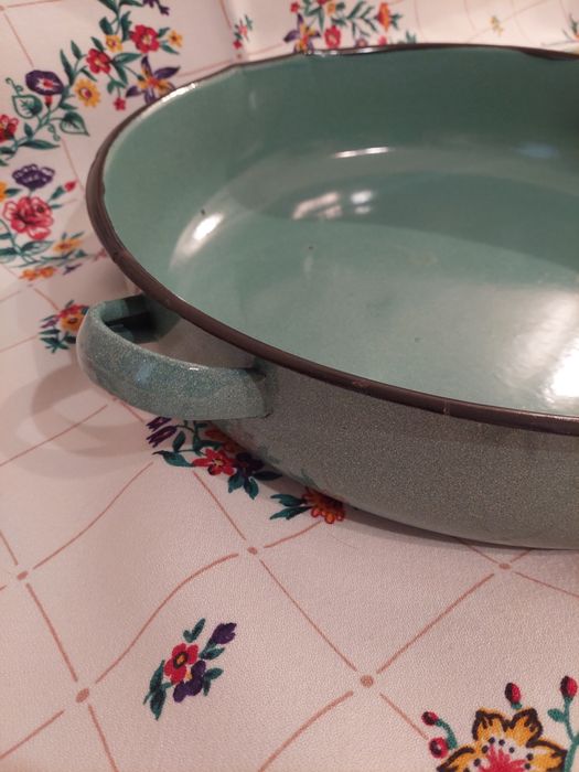 Голяма емайлирана тава