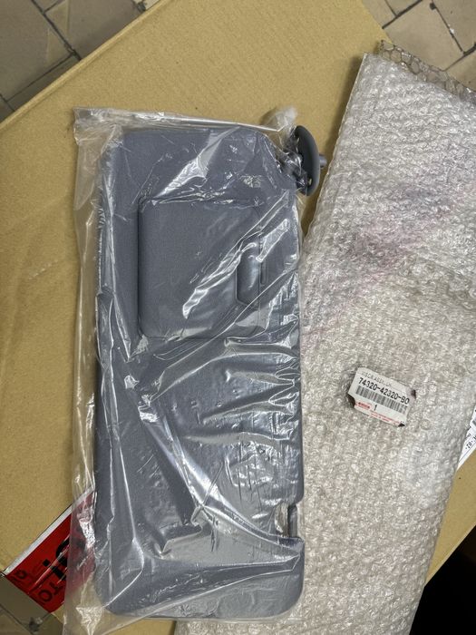 Козырек левый водительский