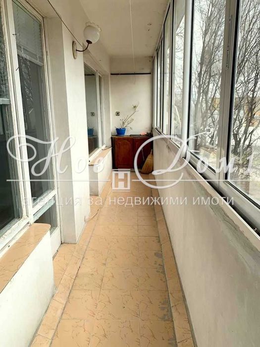 Продава се Четиристаен апартамент в Варна, Цветен квартал - 95 кв.м за 993 €/кв.м - Снимка #2