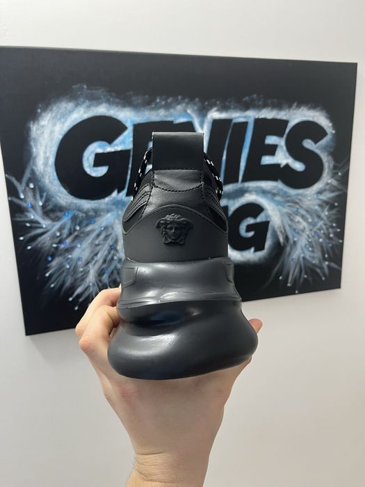 Versace Chain Reaction