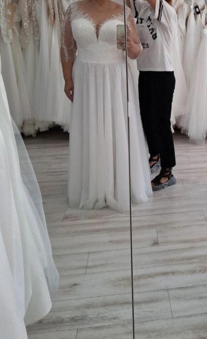 Imi vand rochia de mireasa