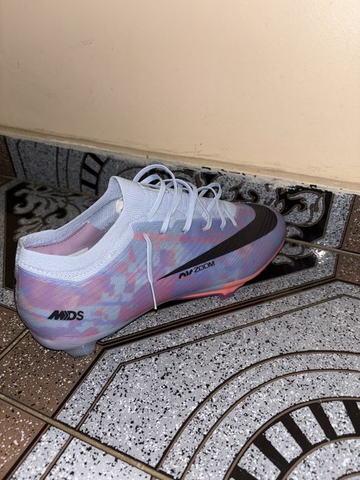 Футболни бутонки