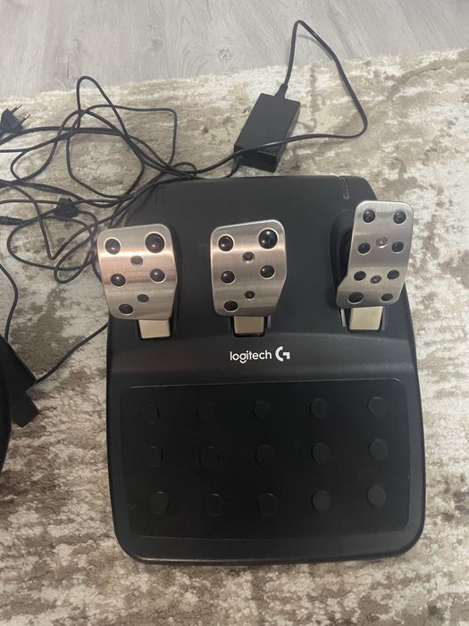 Vand volan cu pedale logitich g920