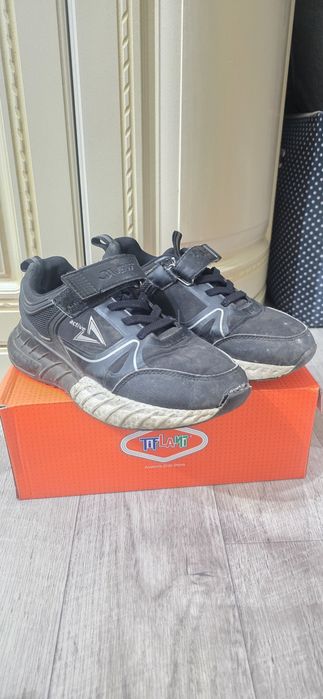 Кроссовки летние