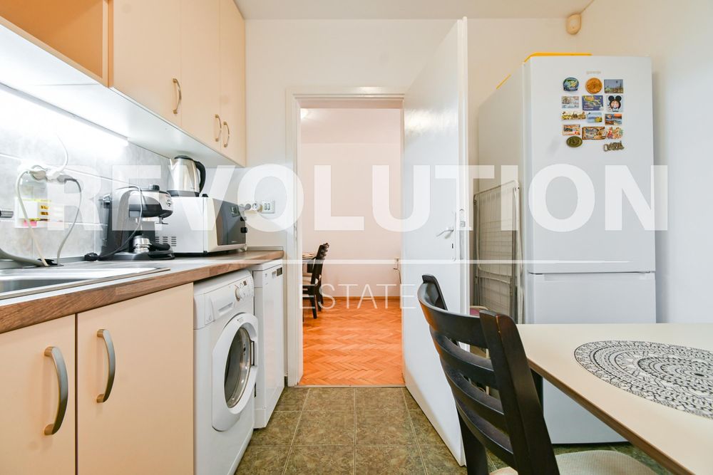 Двустаен апартамент в ж.к. Оборище.