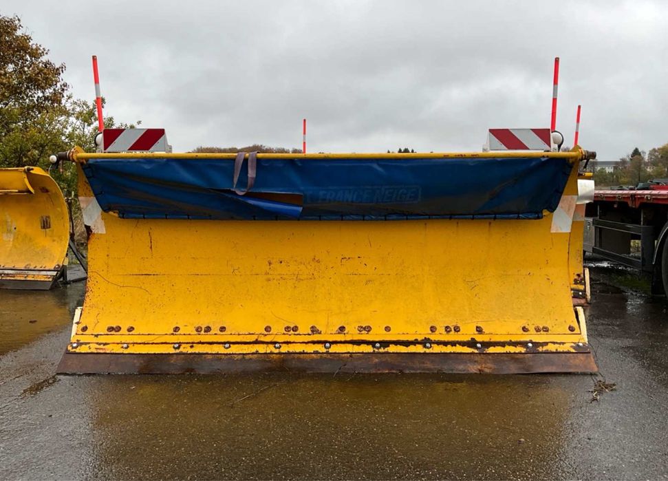 Lama zapada pentru camion