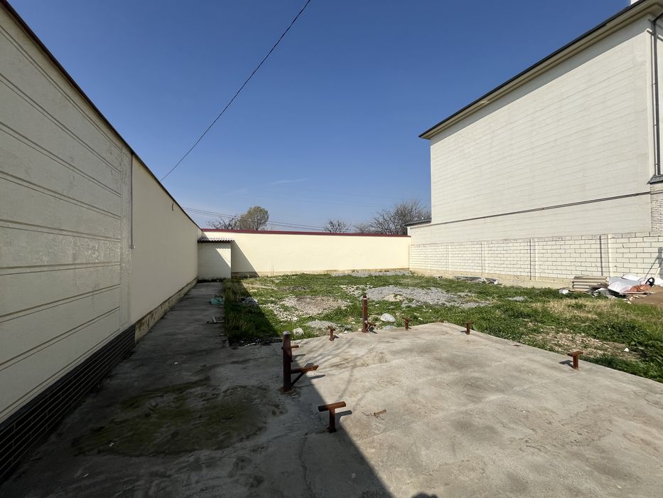 фрунза массив саёхат орқасида 7.5 сотихли ховли уй сотилади