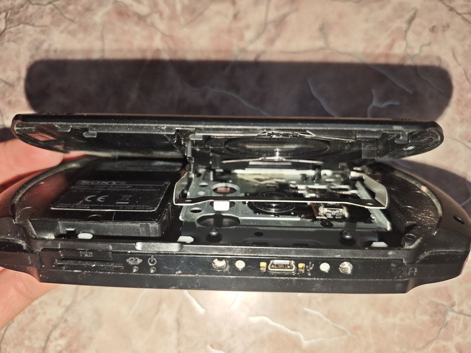 Продам PSP-E1004, б/у