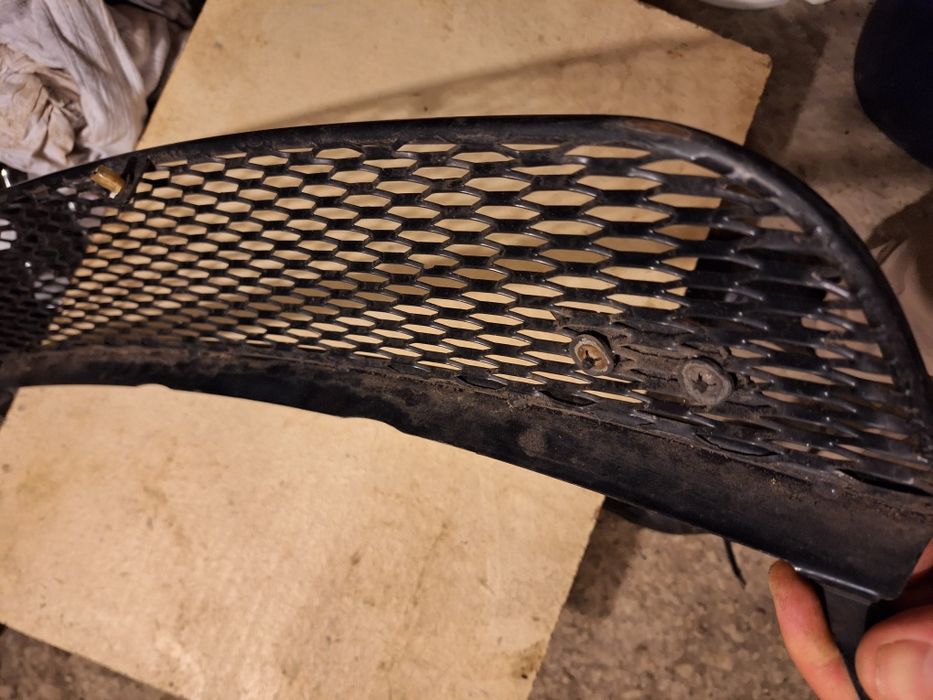 Vând grilă metalică sport Vw Polo !!!