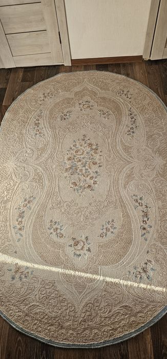 Продам палас овальный