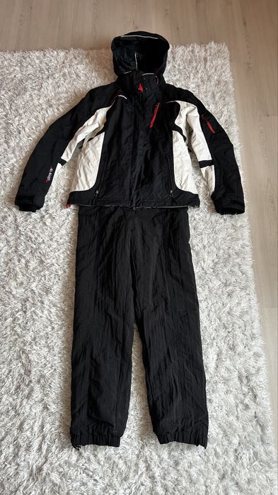 Geacă și salopetă de schi