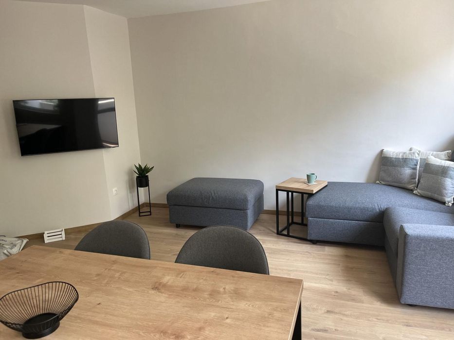 Дава се под наем Двустаен апартамент в Бургас, Възраждане - 65 кв.м за 550.8 € - Снимка #2