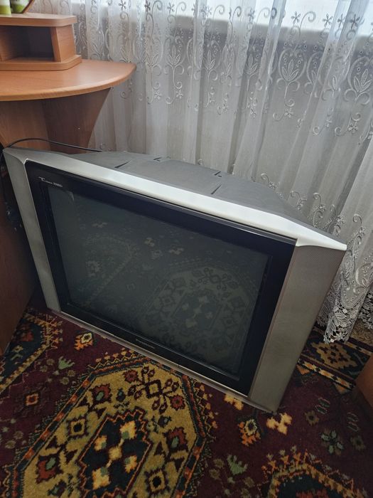 Телевизор panasonic полностью рабояий большой