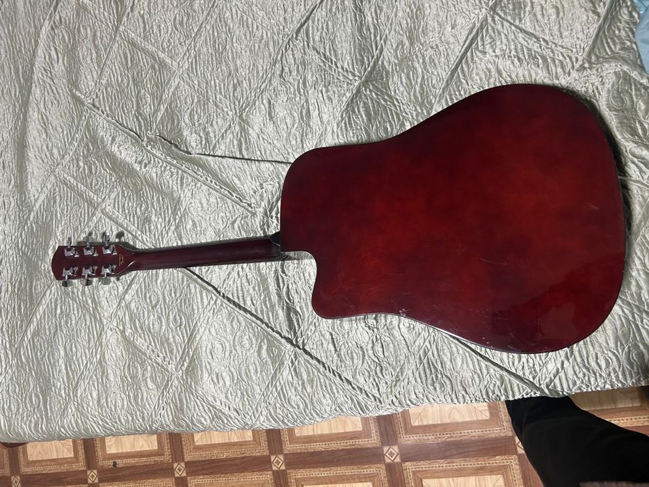 Электро акустическая гитара