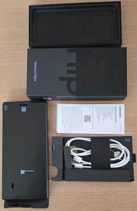 Samsung Z Flip 4 лилав