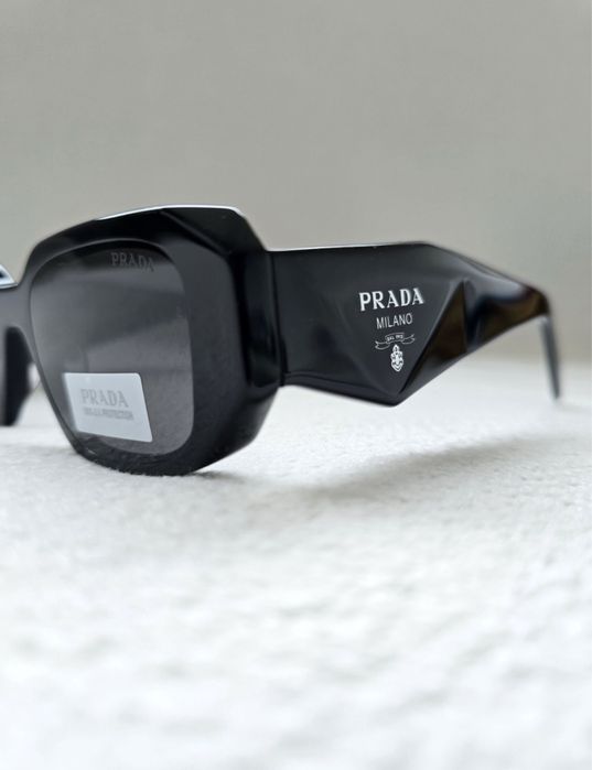 Слънчеви очила Prada