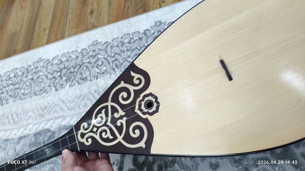 Домбыра Qos Ishek тен