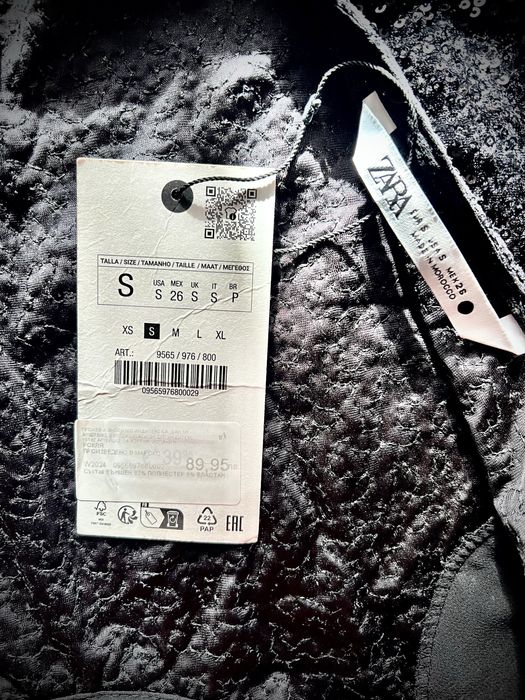 Рокля с пайети Zara