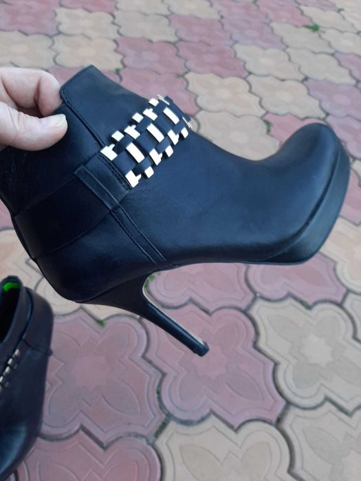 Botine  {piele naturala} - Calitate, confort, design de exceptie - 39