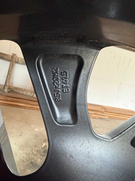 Комплект оригинални джанти и гуми за Land Rover Defender 110