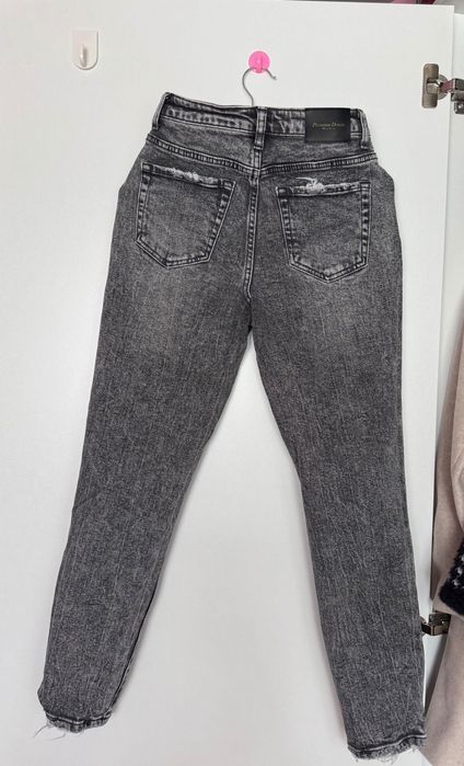 Дамски дънки в черно и сиво