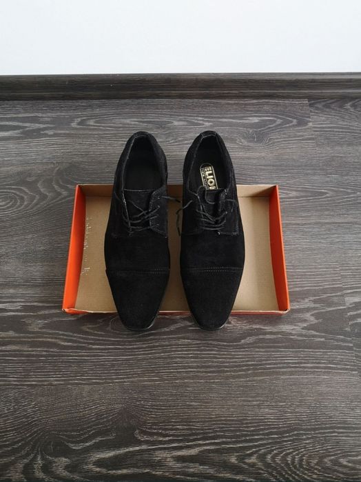 Pantofi eleganti de costum piele naturala .