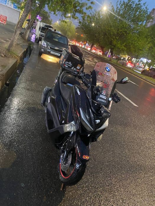 S max Skuter sotiladi.