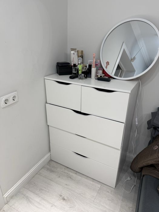 Шифоньер и два камода