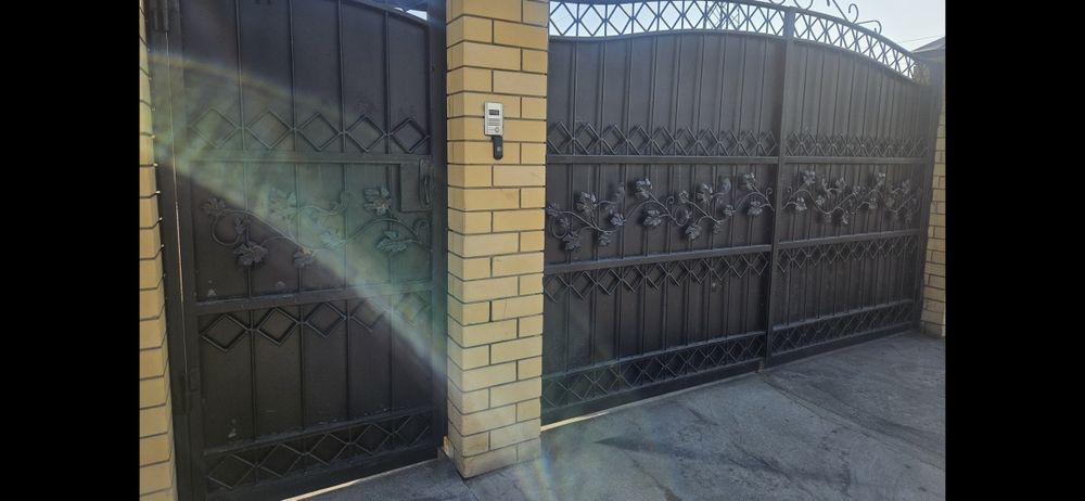 Ворота красивые продам