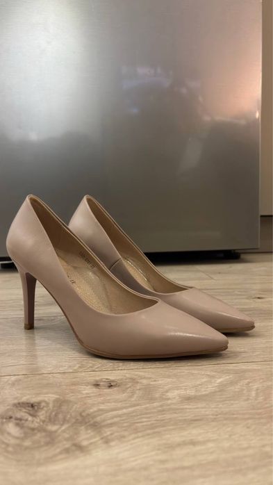 Туфли женские на каблуке