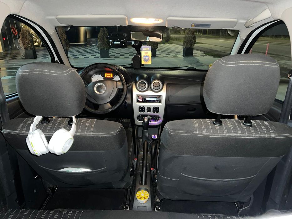 Vand Dacia Sandero 2010