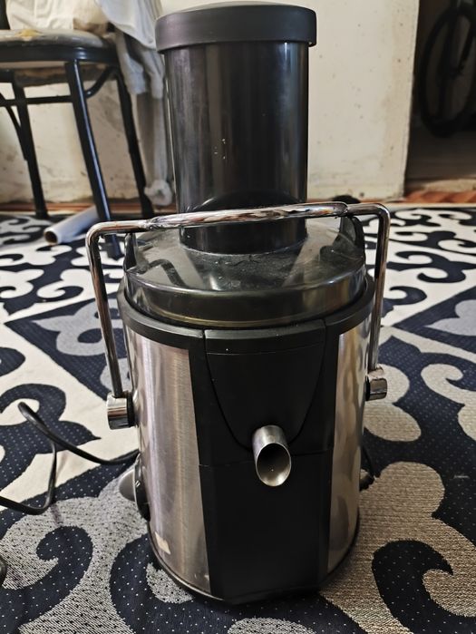 Сок выжималка подливной.